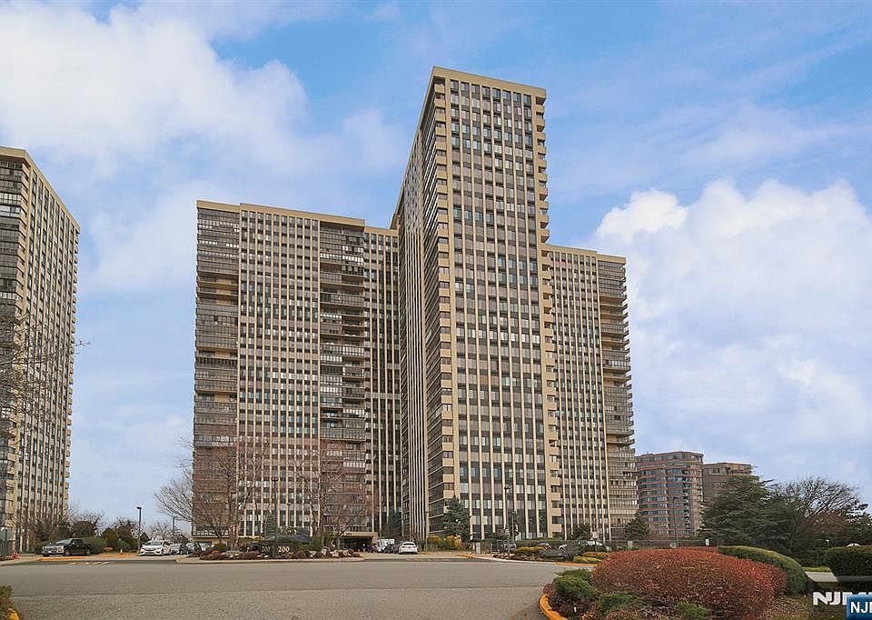 1st image of 200 Winston Dr APT 217