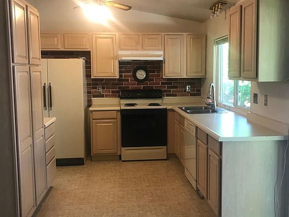 2nd image of 1094 Glen Martin Dr