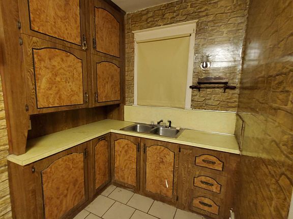 4th image of 2849 McGuffey Rd