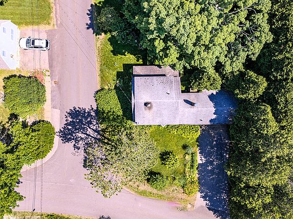 3rd image of 6 Pine Street