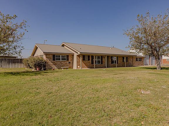 2nd image of 3019 N Vega Ave