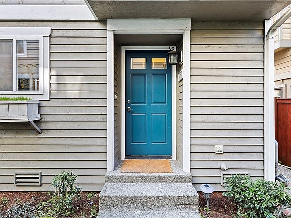2nd image of 6527 35th Ave NE APT C