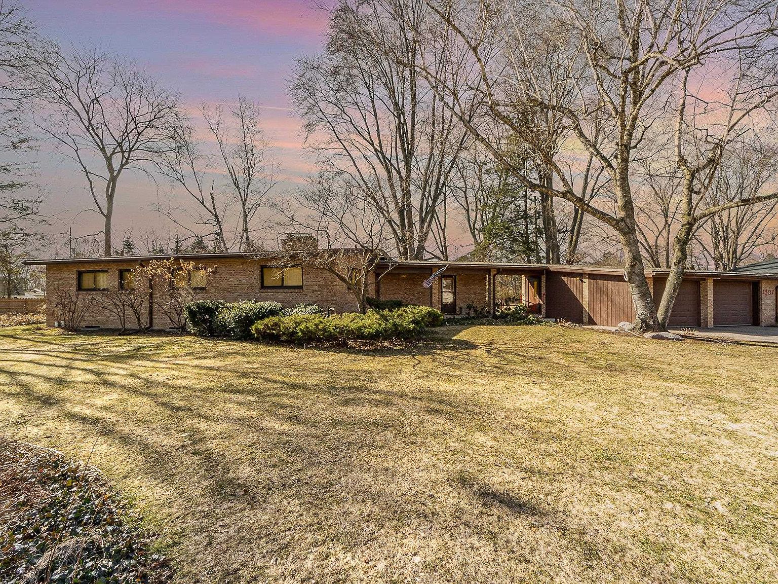 1307 Helen St, Midland, MI 48640 Zillow