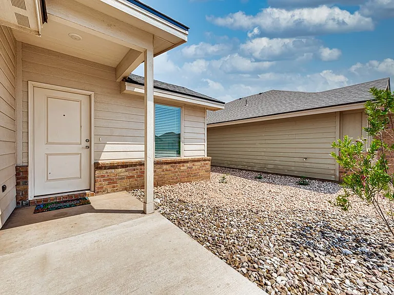8207 E County Road 111 — Photo 24