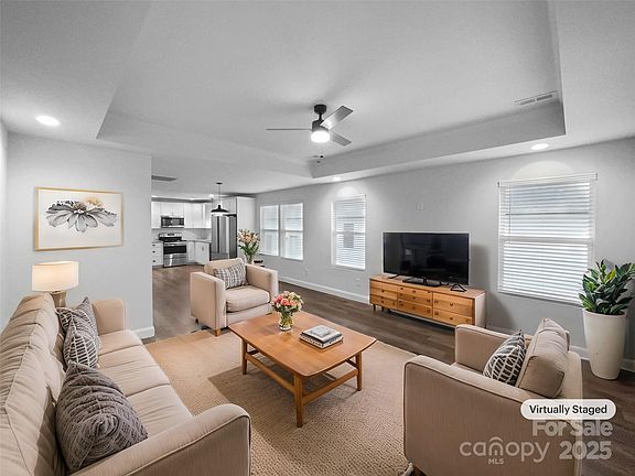 2nd image of 118 W Lee Ave