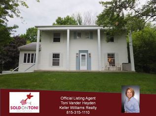 1006 Monroe St, Oregon, IL 61061