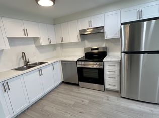 190 Gage Ave S #205, Hamilton, ON L8M 3E2