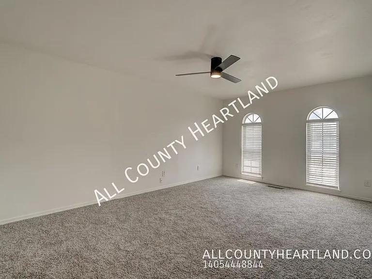 10333 Fairfax Ln — Photo 11