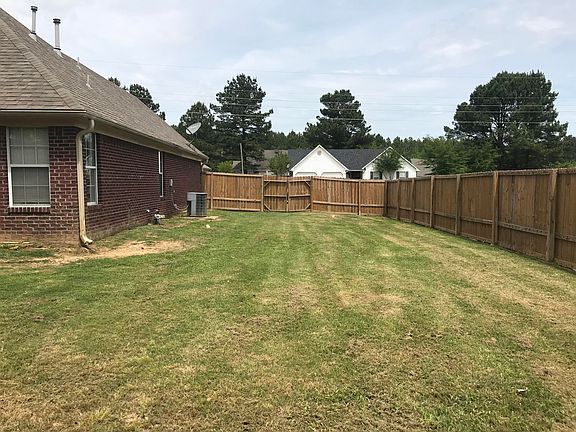 4th image of 102 Westover Hts