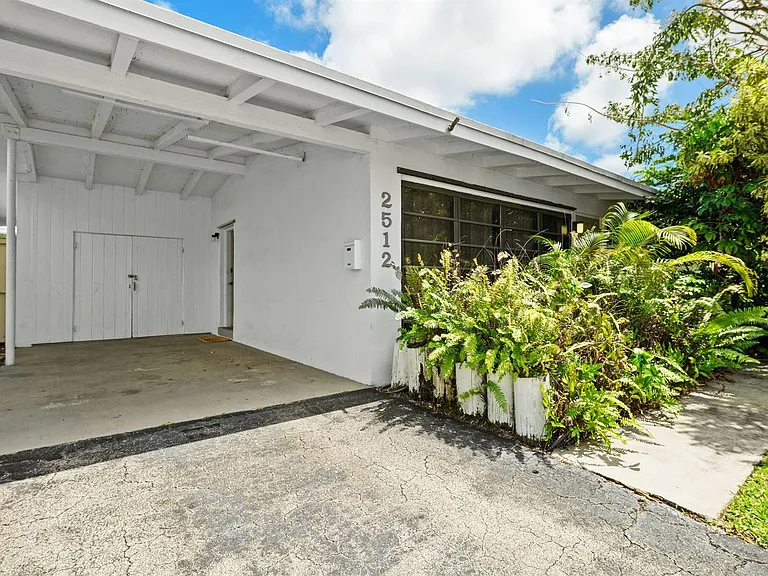 2512 Sugarloaf Ln — Photo 9