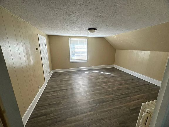 4th image of 597 Thomas Ave APT 2
