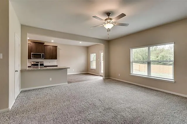 Building Photo - 206 Lakeridge Dr
