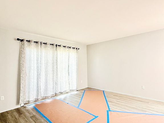 3rd image of 841 Bloomfield Village Blvd APT H