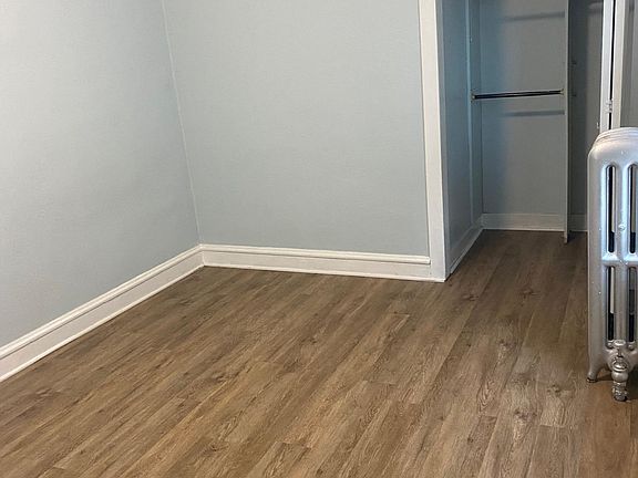 4th image of 4312 W Belle Plaine Ave #1