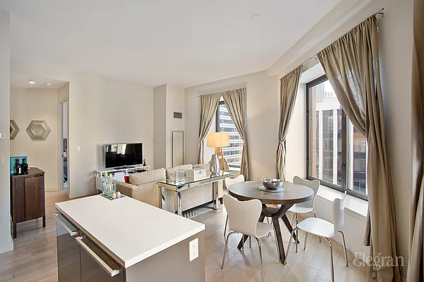 Sold by Elegran | media 2