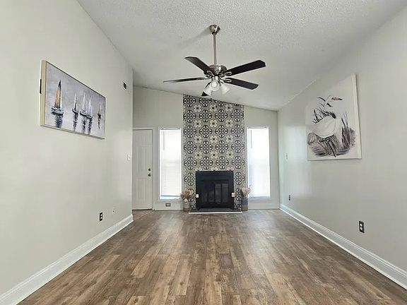 4th image of 188 Village Cir #188