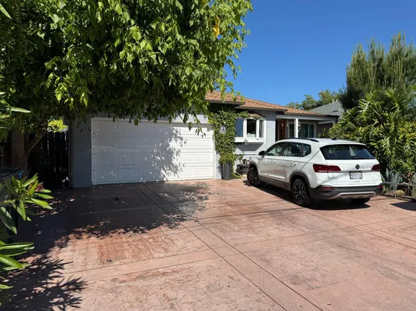 319 Azalia Dr, East Palo Alto, CA 94303