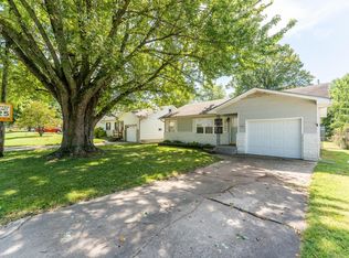 1426 E McGee St, Springfield, MO 65804