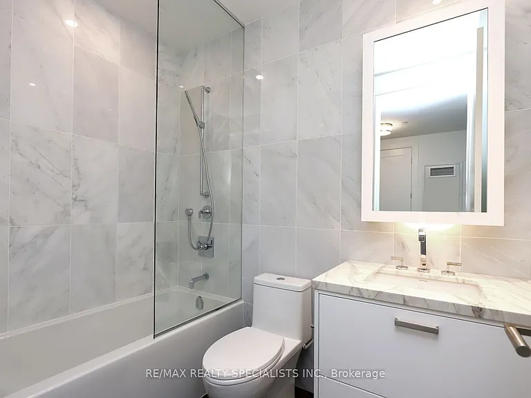 455 Wellington St W #704 — Photo 9