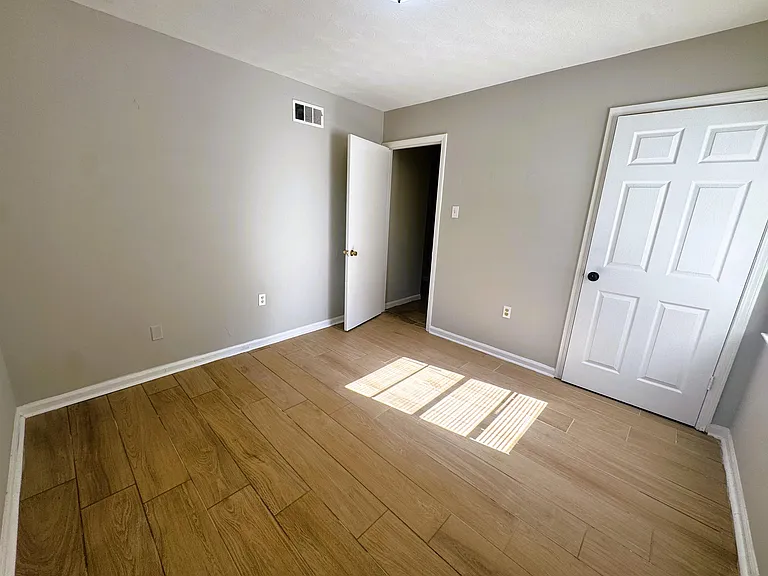 5209 Yale Rd — Photo 9