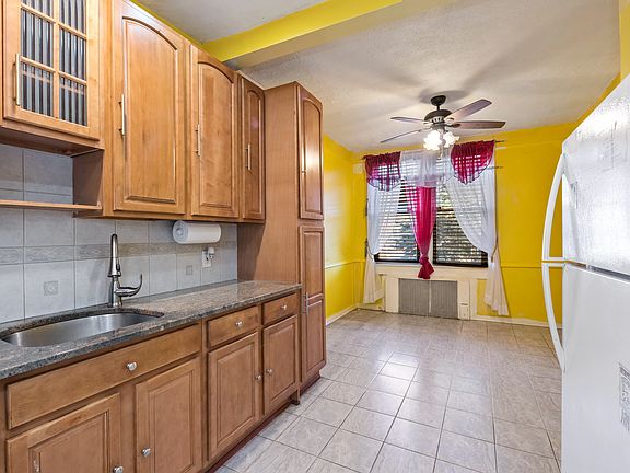 3rd image of 1458 E 51st St