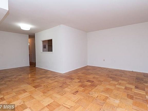 3rd image of 12415 Braxfield Ct