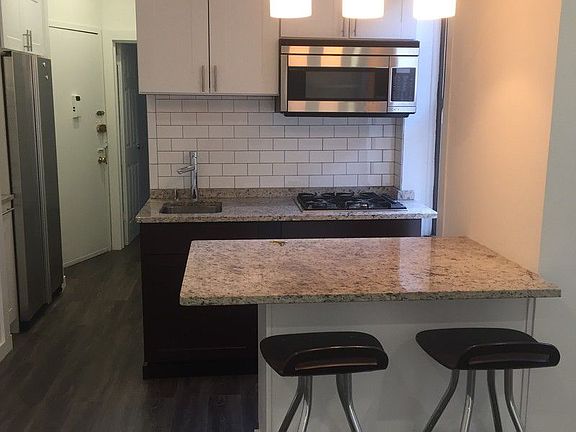 3rd image of 128 E 83rd St APT 3B
