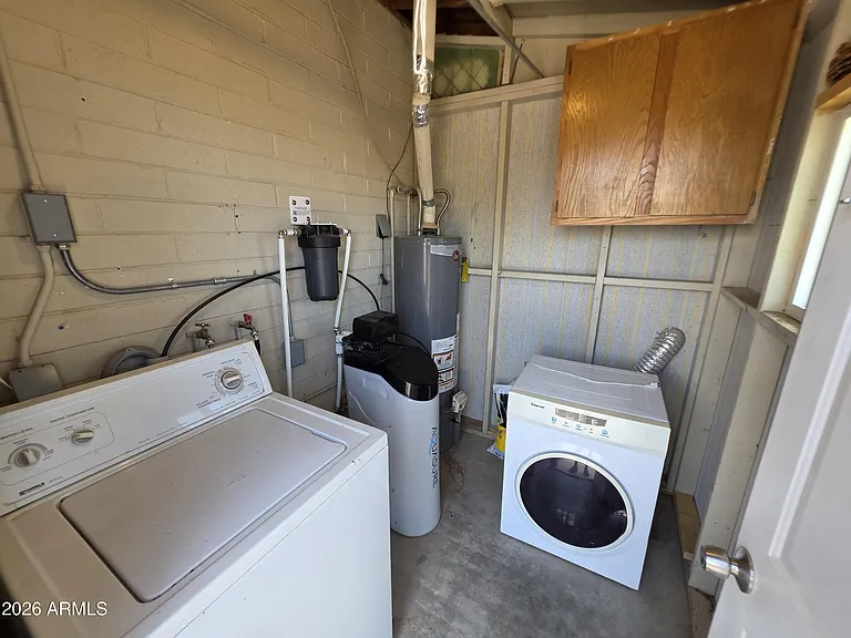 574 S Park St #B — Photo 21