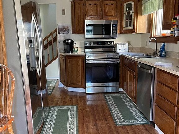 3rd image of 16204 Pearldale Ave