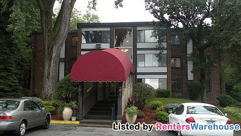 1st image of 3076 Lexington Ave N APT B5