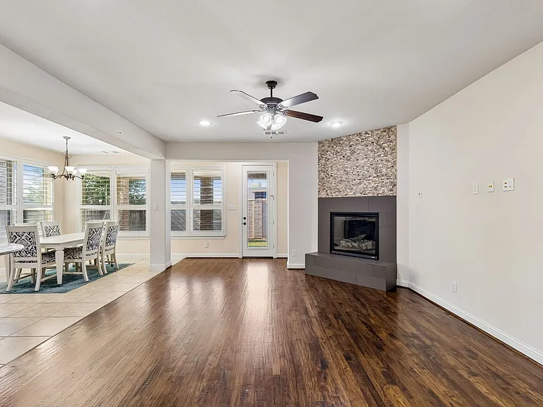 408 Vine St — Photo 15