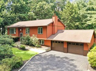 153 Lomala Ln, Hopewell Junction, NY 12533