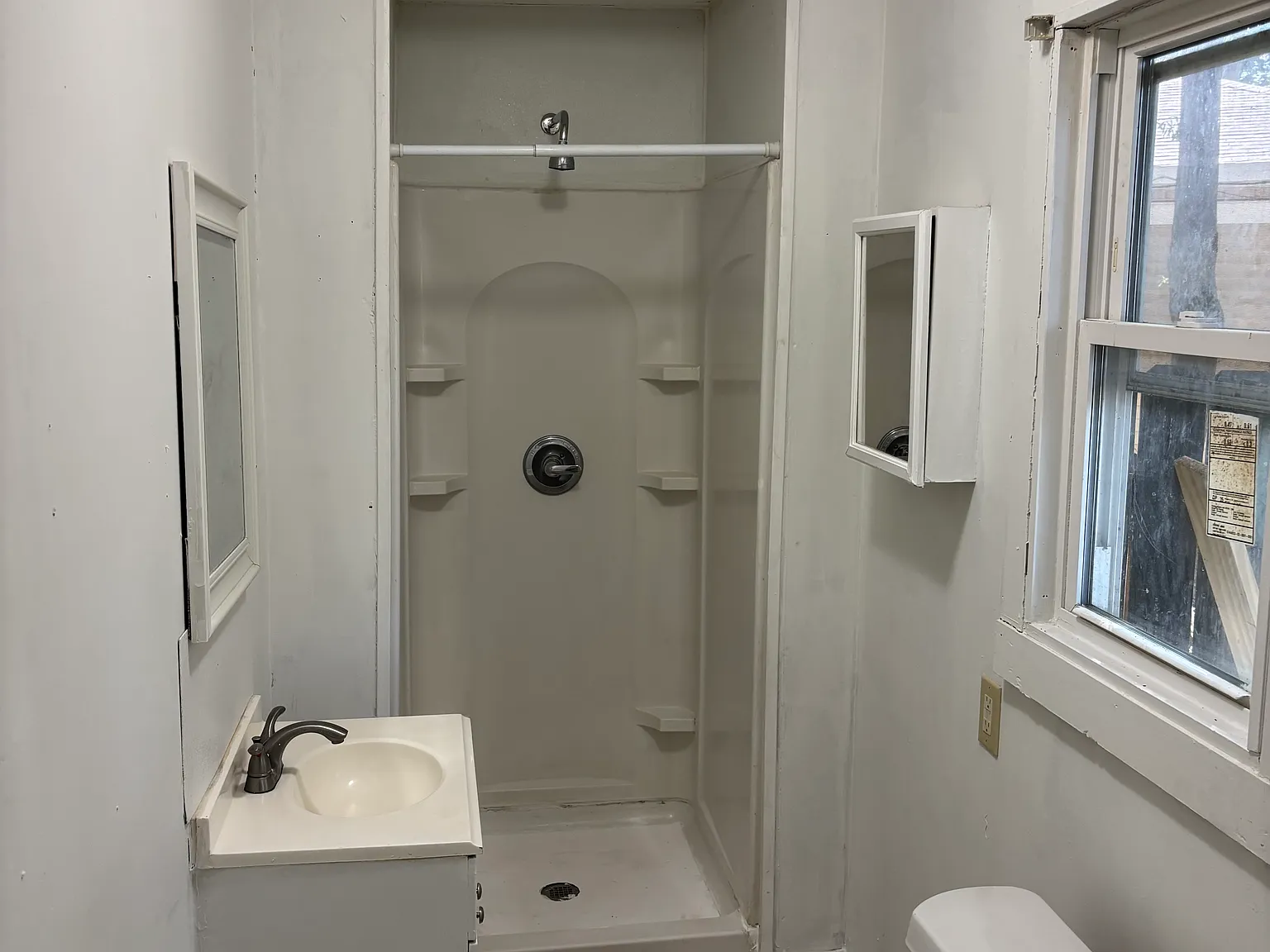 4 bed, 1547 sqft, $1,800 — Photo 2