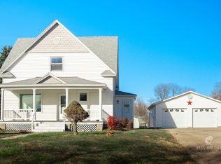 703 E Clark St, Wausa, NE 68786