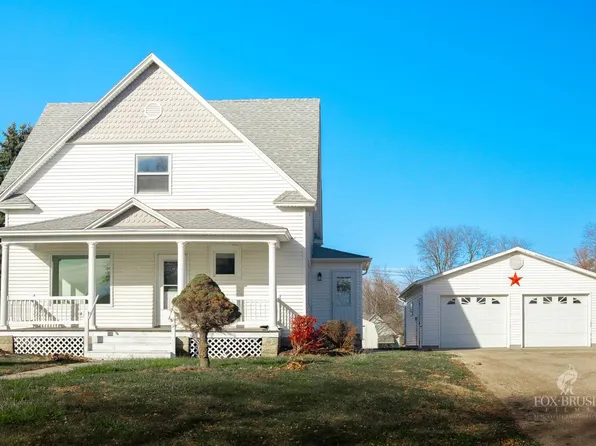 703 E Clark St, Wausa, NE 68786