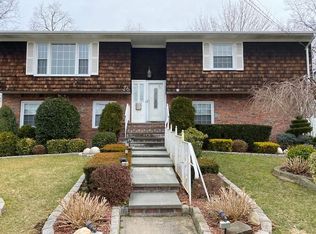 26 Gaffney St #B, Glen Cove, NY 11542