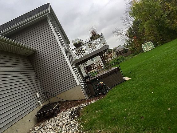 4th image of 10790 Douglas Dr