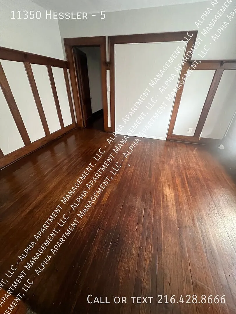 3 bedroom apartment on historic Hessler Rd near University Circle — Photo 4