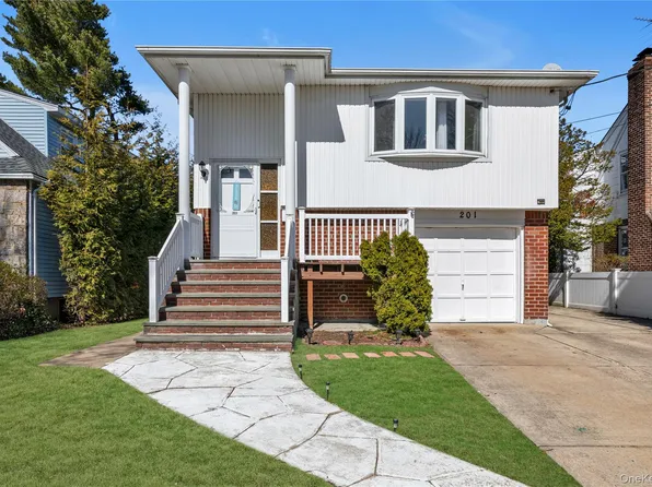 201 Montauk Street, Valley Stream, NY 11580