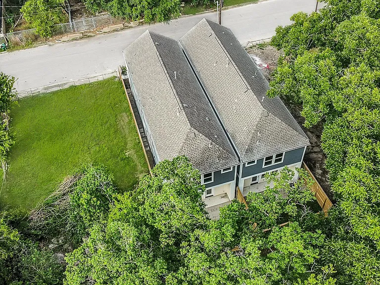 3413 Bremond St — Photo 5