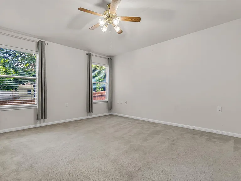 5605 Bentsen Ln — Photo 9