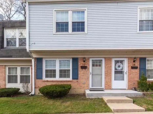 151 E Palatine Rd, Inverness, IL 60067