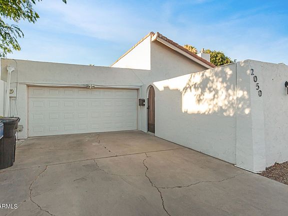 3rd image of 2050 E Balboa Dr