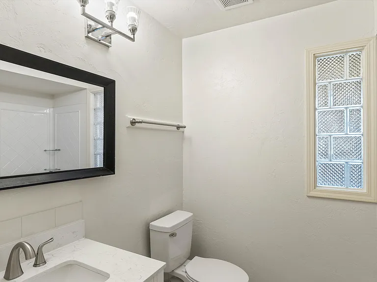 616 SW 23rd St — Photo 27