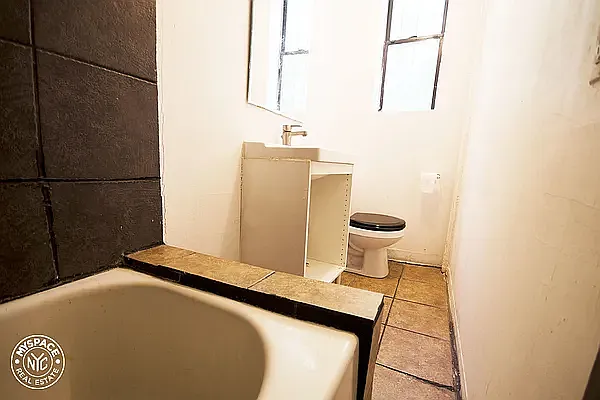 Rented by MySpaceNYC | media 28