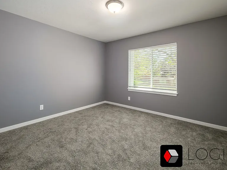 4050 S Porter Ave — Photo 8