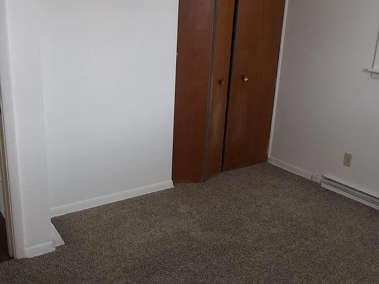 4458 S Crawford Rd #UPPER LEVEL — Photo 10