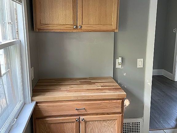 4th image of 15411 Aspinwall Ave