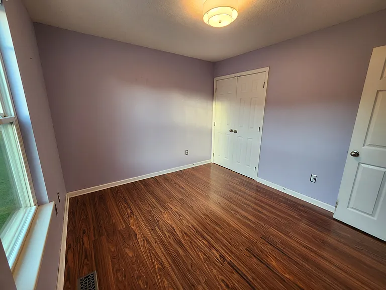 1743 Moses Ave — Photo 9