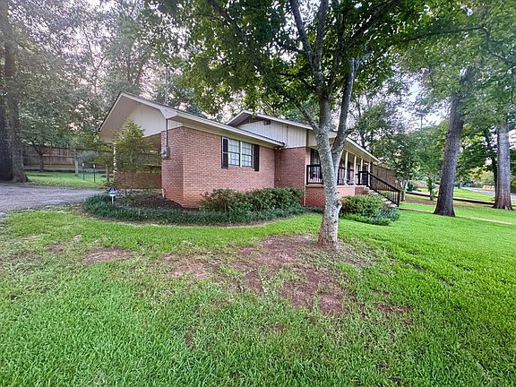 3rd image of 107 Redland Ln
